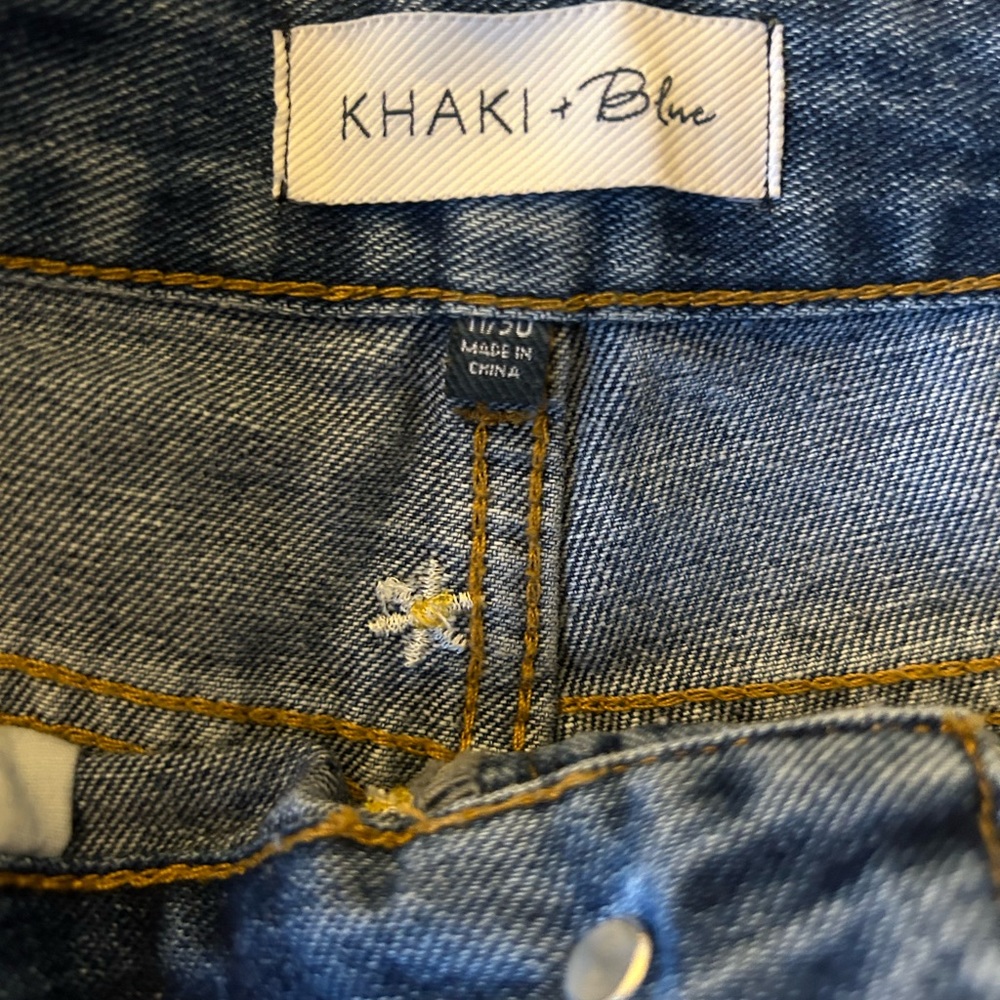 Mid Rise Shorts - Picture 2 of 3